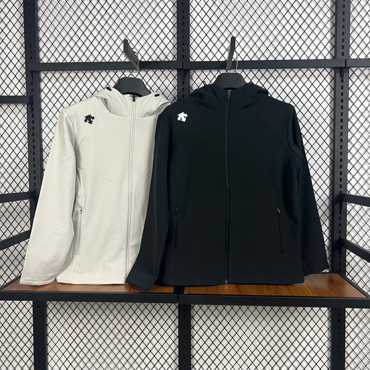 Descente GORE-TEX Soft Shell Windbreaker Jacket