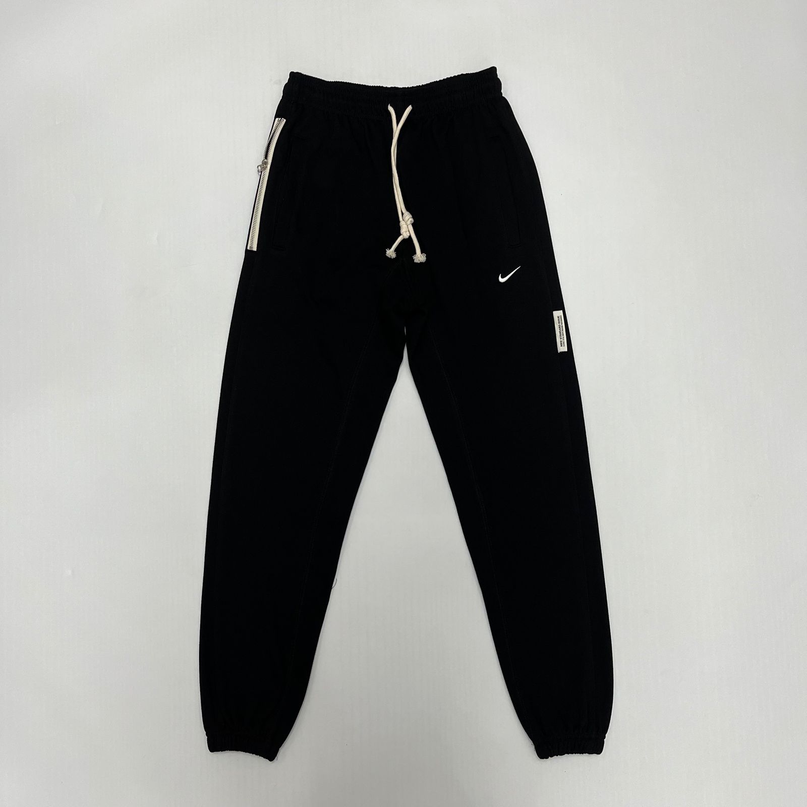 Nike standard Issue   Men's Dri FIt  Trousers black