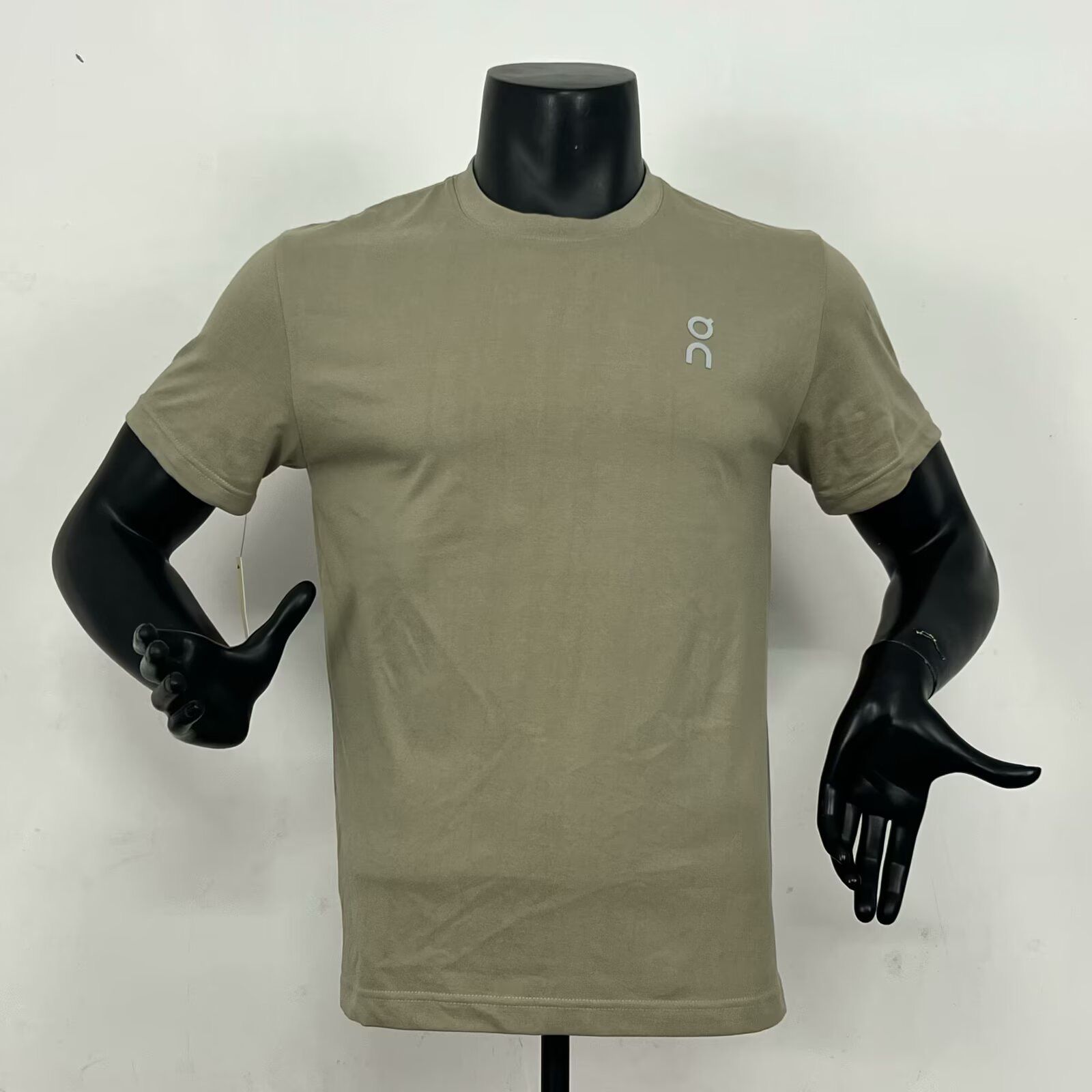 On Running mens core -T-shirt in green
