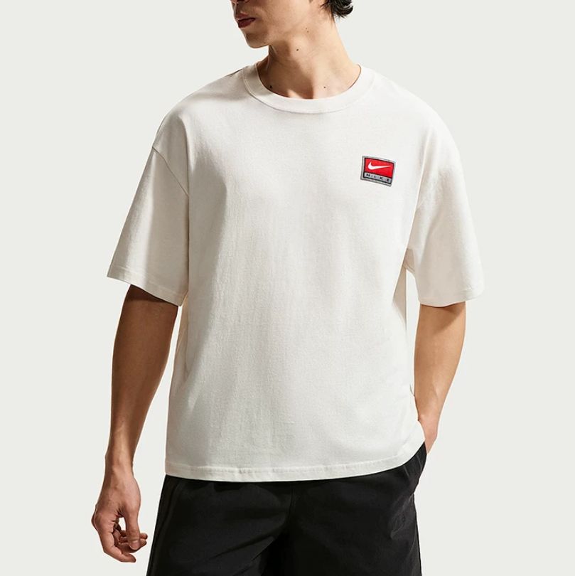 Nike t-shirt 2026